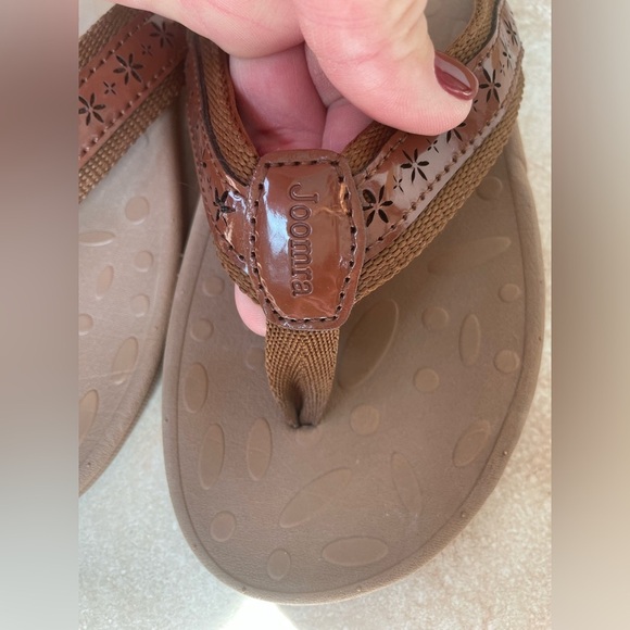 JOOMRA Women’s Brown Flip Flops Arch Support Plantar Fasciitis Orthotic Toe; 7.5 - Picture 2 of 5